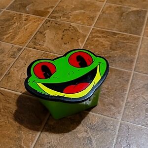 Rainforest Cafe container